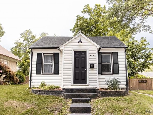 220 W Center Street, Lebanon, IL 62254