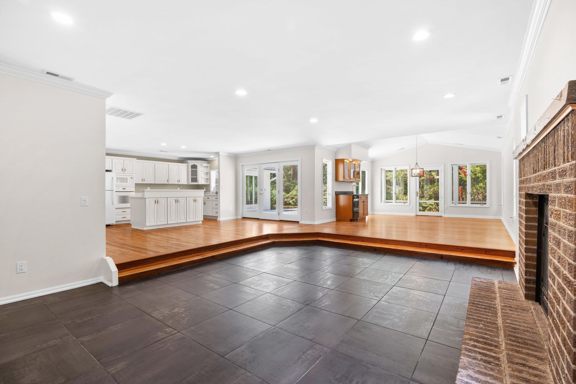 2279 Waverly Rd. Photo 6