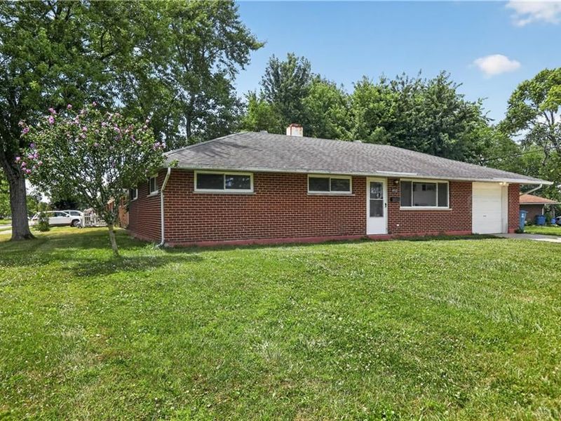 4450 Lambeth Drive, Huber Heights, OH 45424 Photo 2