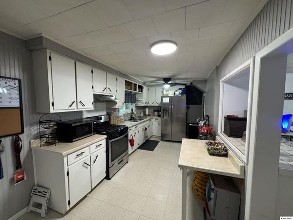 532 Wooster Rd, Mount Vernon, OH 43050