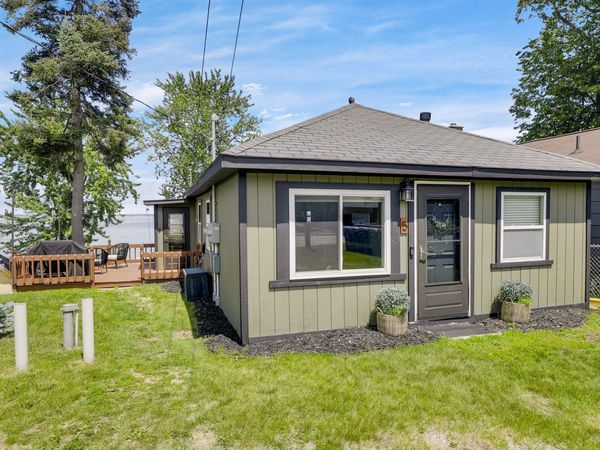 5380 W Houghton Lake Drive, Houghton Lake, MI 48629