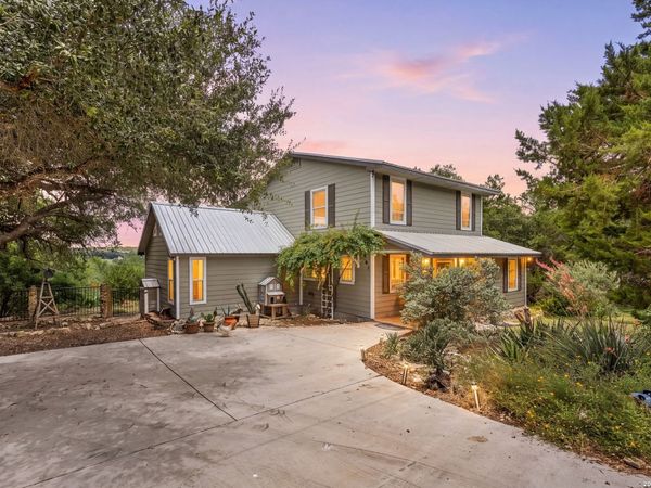 707 APPALOOSA DR, Fischer, TX 78623