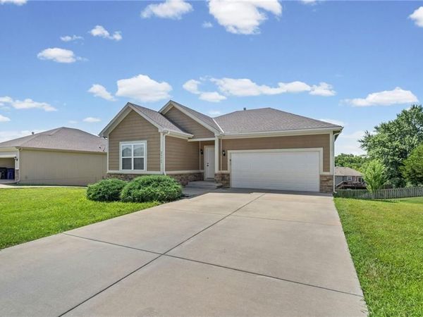 26165 W 141st Court, Olathe, KS 66061