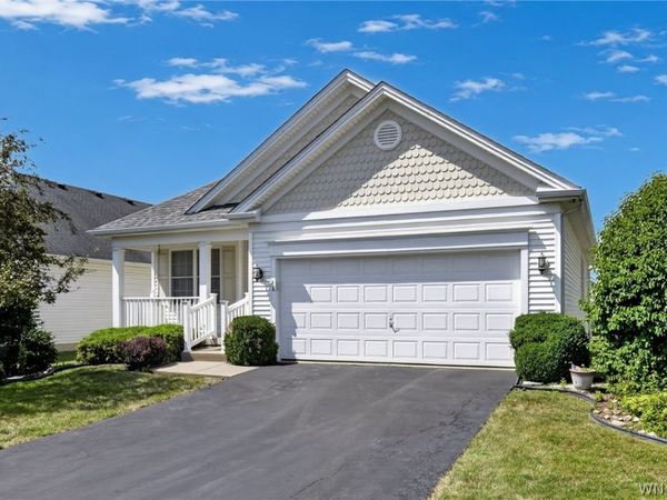 48 Mayfield Drive , West Seneca, NY 14224