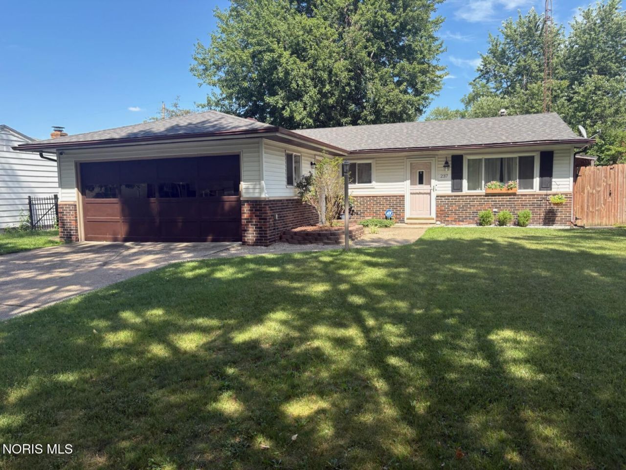 237 Shrewsbury Street, Holland, OH 43528 Main Photo