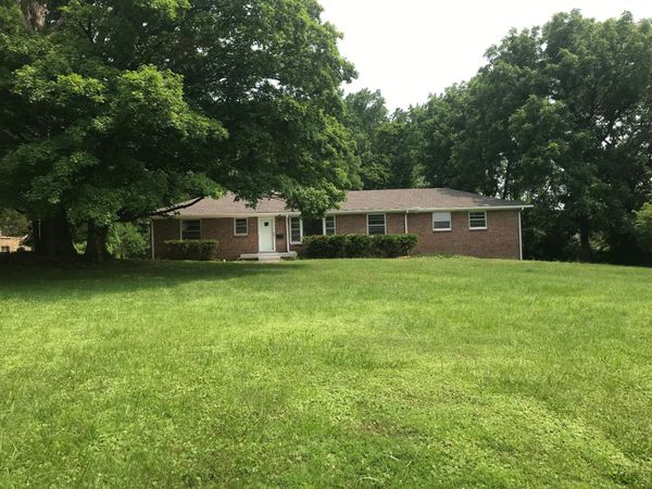 100 Talton Dr , Clarksville, TN 37040