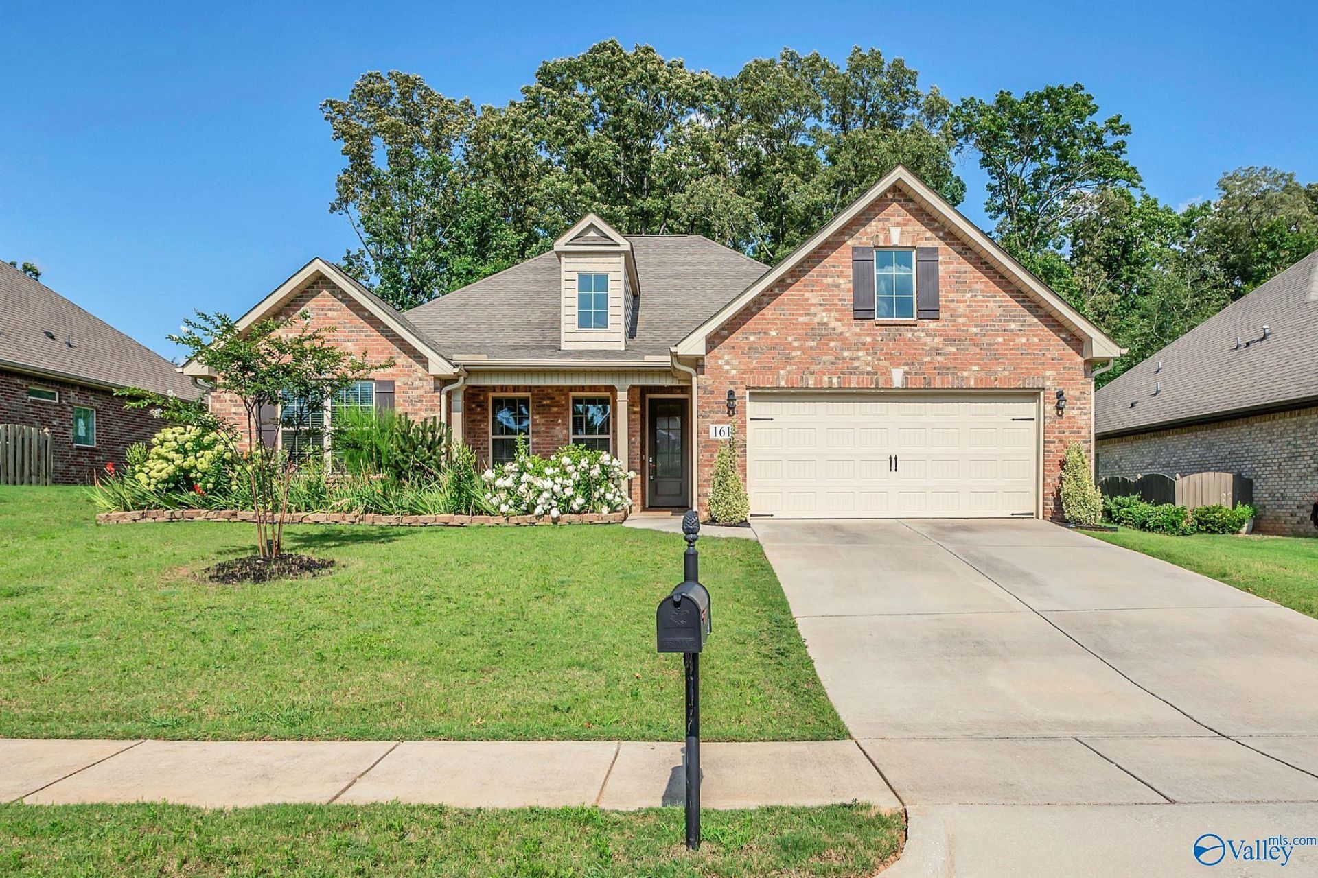 161 Dustin Lane Nw, Madison, AL 35757 Main Photo
