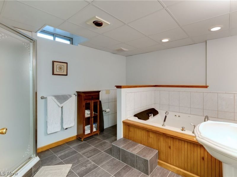6974 N Renwood Road, Independence, OH 44131 Photo 31