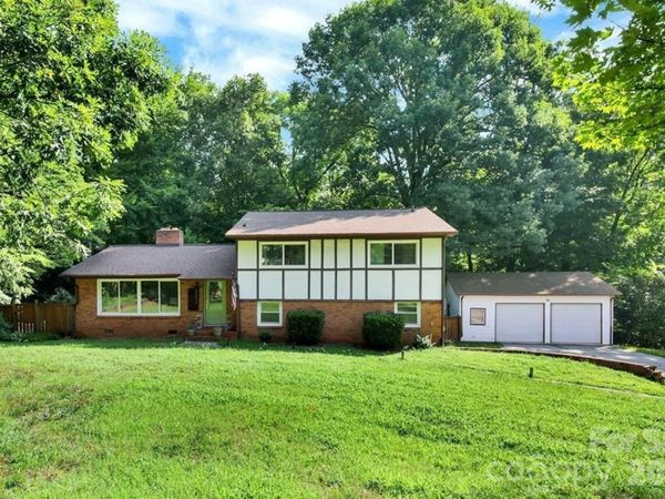 2311 Laurelwood Circle, Charlotte, NC 28214