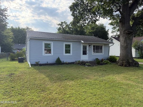 527 Favony Avenue, Holland, OH 43528