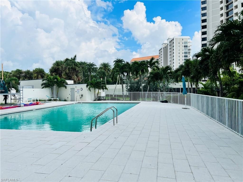5550 Heron Point Dr , Unit 704, Naples, FL 34108 Photo