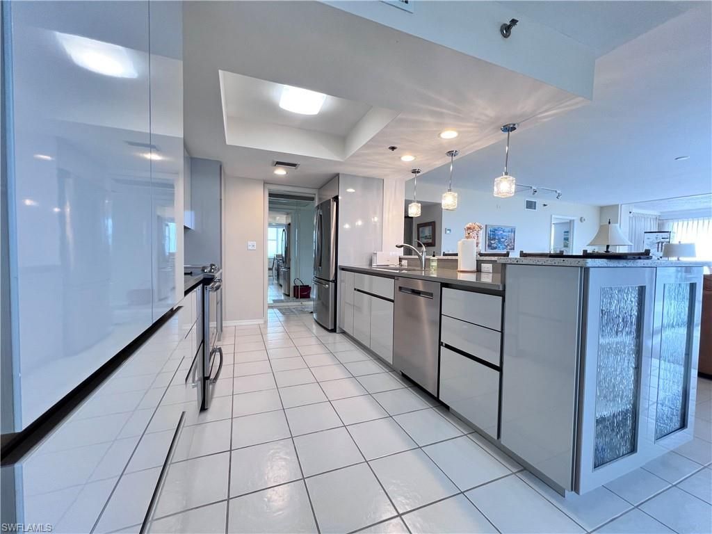 5550 Heron Point Dr , Unit 704, Naples, FL 34108 Photo
