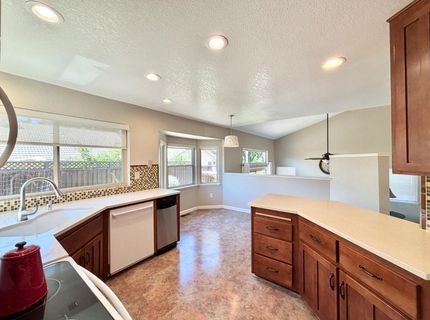 385 Hatteras Way, Sacramento, CA 95831 Photo