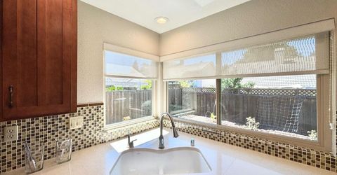 385 Hatteras Way, Sacramento, CA 95831 Photo