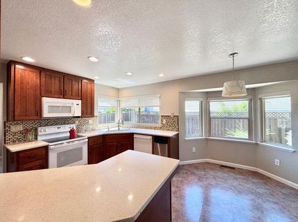 385 Hatteras Way, Sacramento, CA 95831 Photo