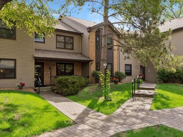 11041 Oregon Circle, Unit 53, Bloomington, MN 55438