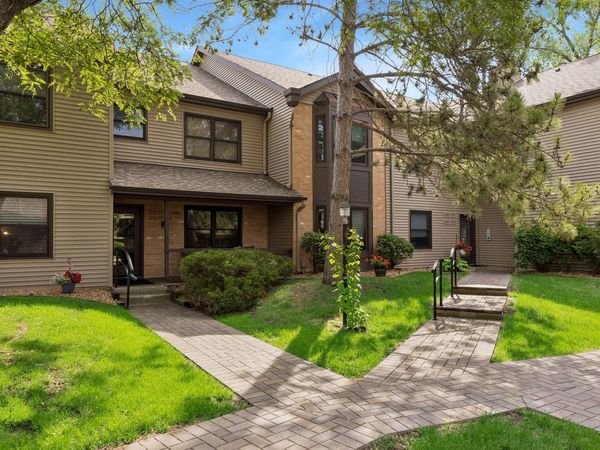 11041 Oregon Circle , Unit 53, Bloomington, MN 55438