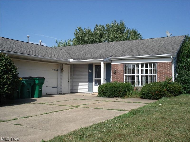 262 W Parkway Drive, Madison, OH 44057 Photo 2