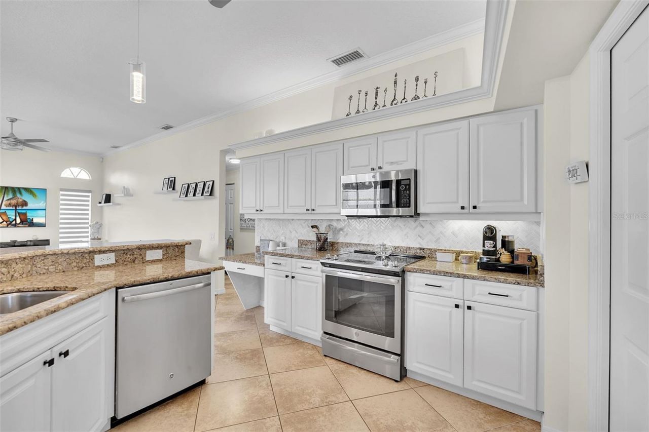 6817 Corral Circle, Sarasota, FL 34243 Photo