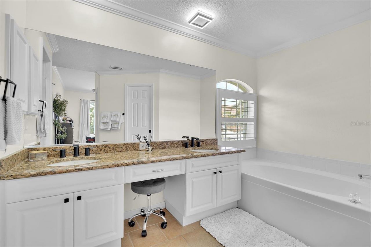 6817 Corral Circle, Sarasota, FL 34243 Photo