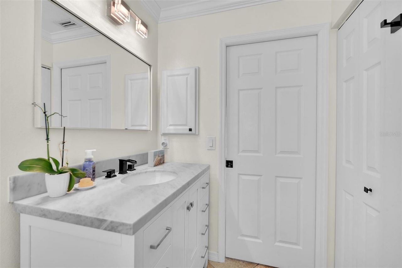 6817 Corral Circle, Sarasota, FL 34243 Photo