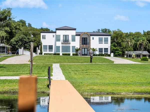 736 LAKE WINNEMISSETT DRIVE , DELAND, FL 32724