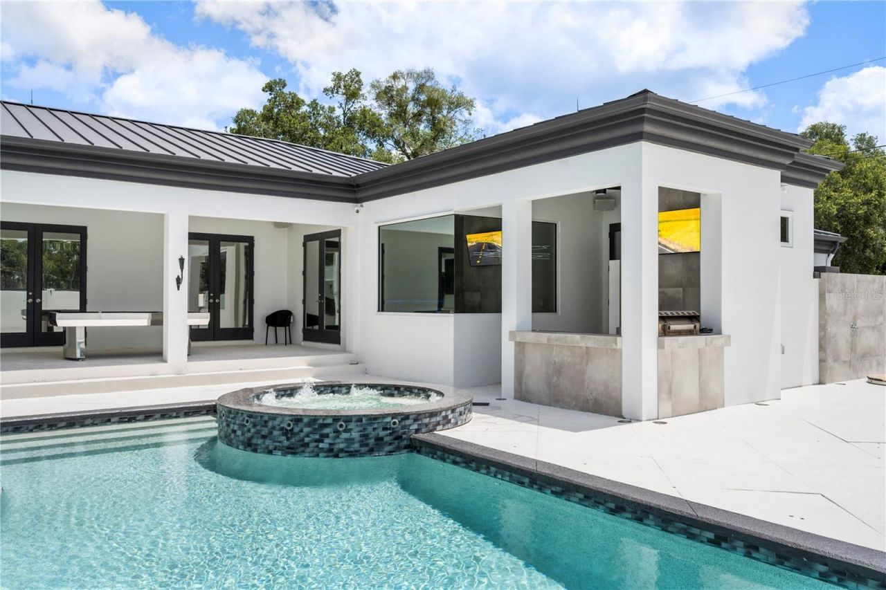 736 Lake Winnemissett Drive, Deland, FL 32724 Photo