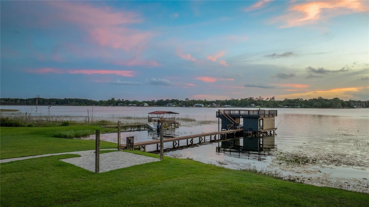 736 Lake Winnemissett Drive, Deland, FL 32724 Photo