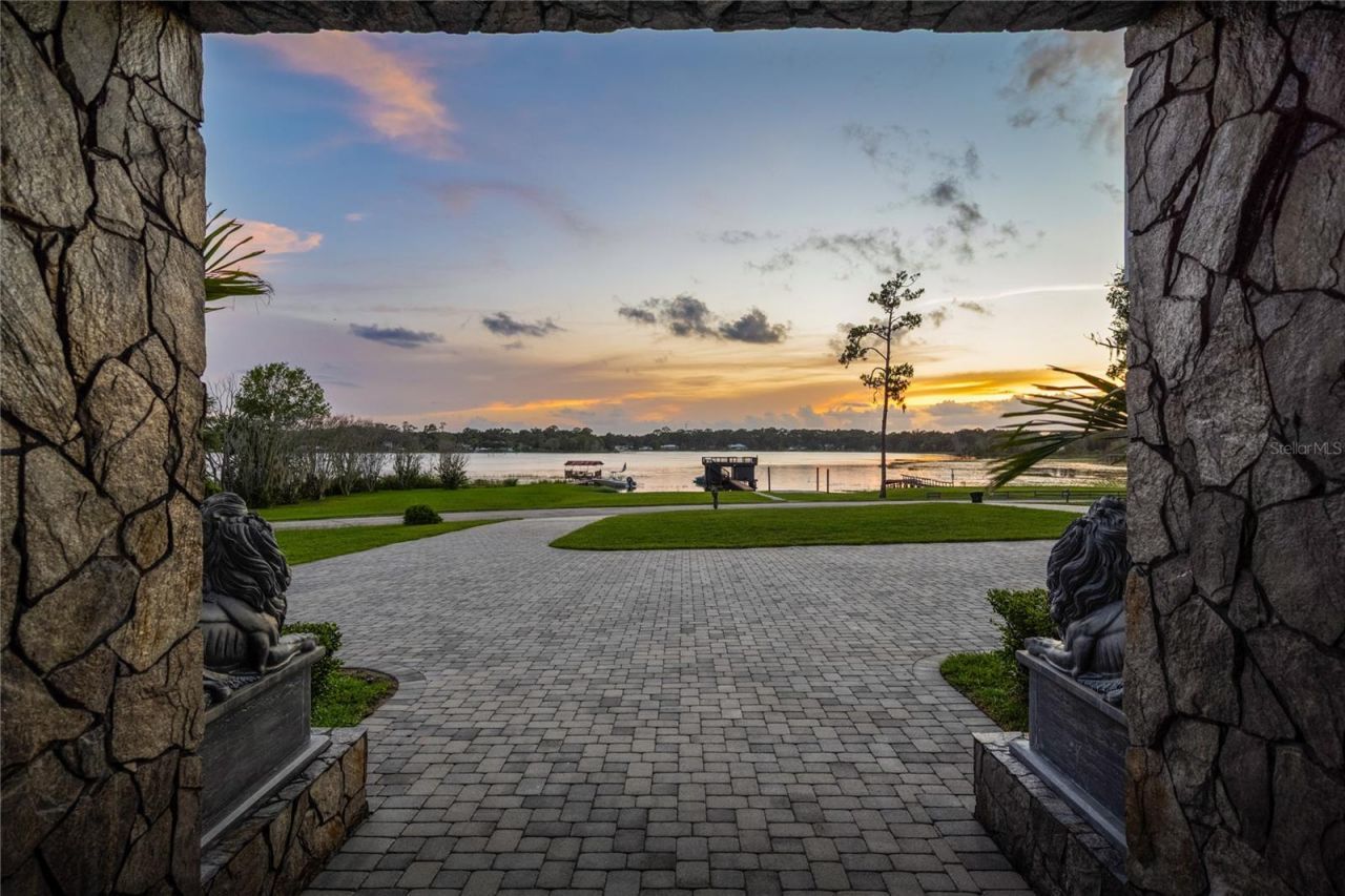 736 Lake Winnemissett Drive, Deland, FL 32724 Photo