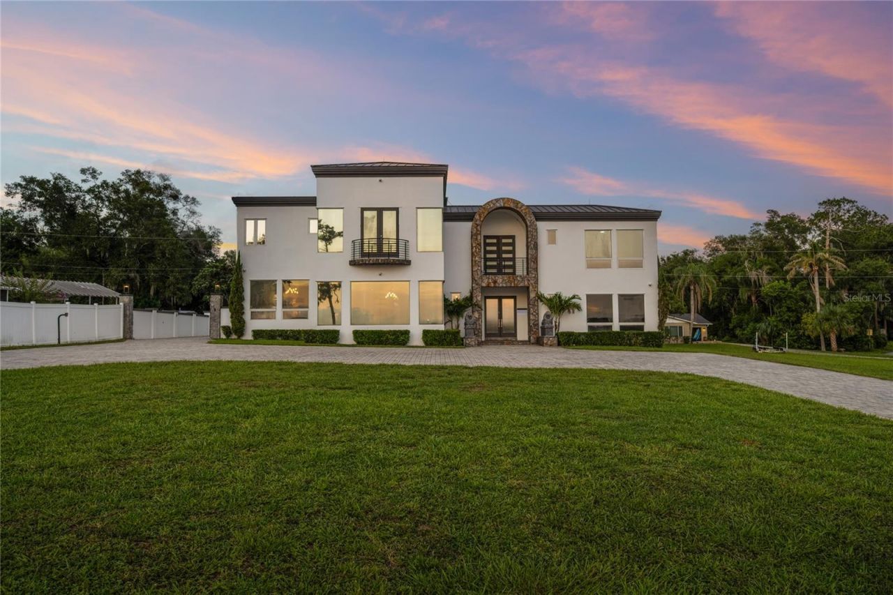 736 Lake Winnemissett Drive, Deland, FL 32724 Photo