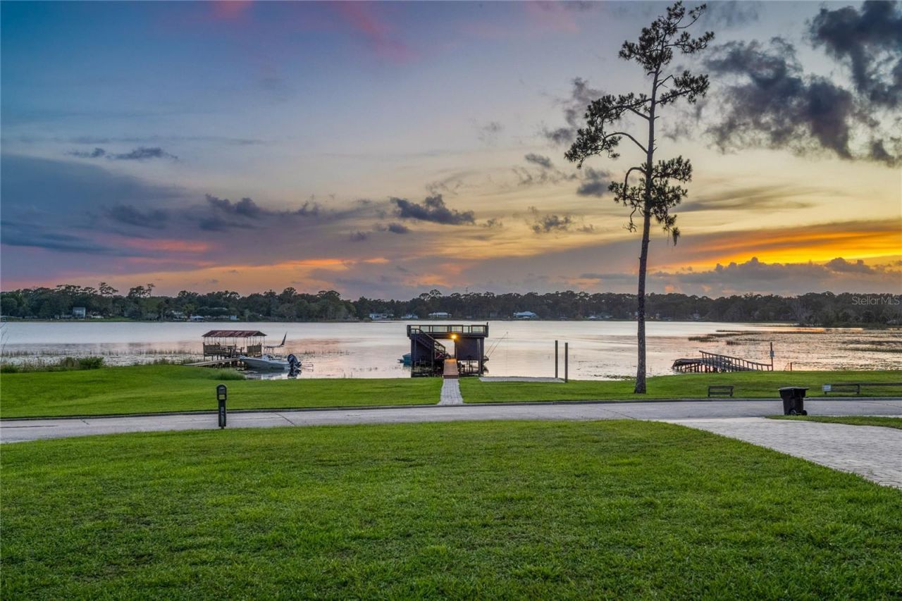 736 Lake Winnemissett Drive, Deland, FL 32724 Photo