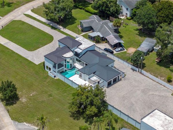 736 LAKE WINNEMISSETT DRIVE , DELAND, FL 32724