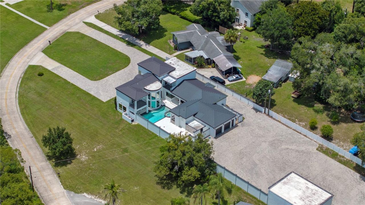 736 Lake Winnemissett Drive, Deland, FL 32724 Photo