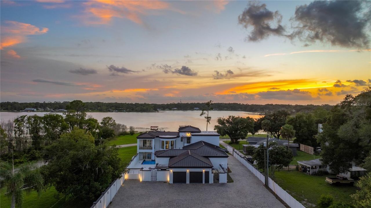 736 Lake Winnemissett Drive, Deland, FL 32724 Photo