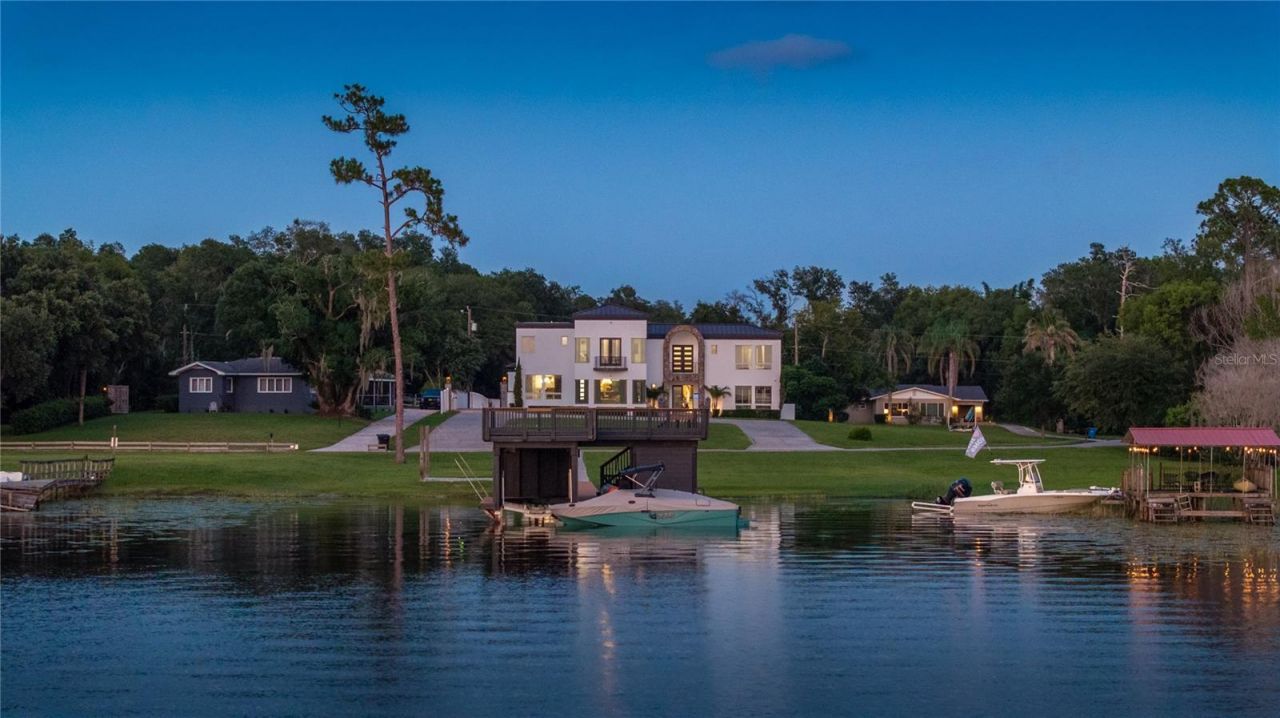 736 Lake Winnemissett Drive, Deland, FL 32724 Photo
