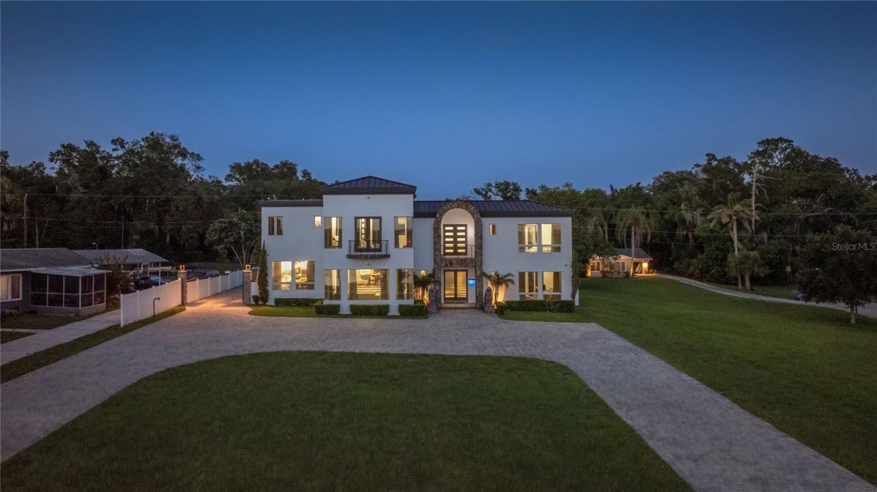 736 Lake Winnemissett Drive, Deland, FL 32724 Photo