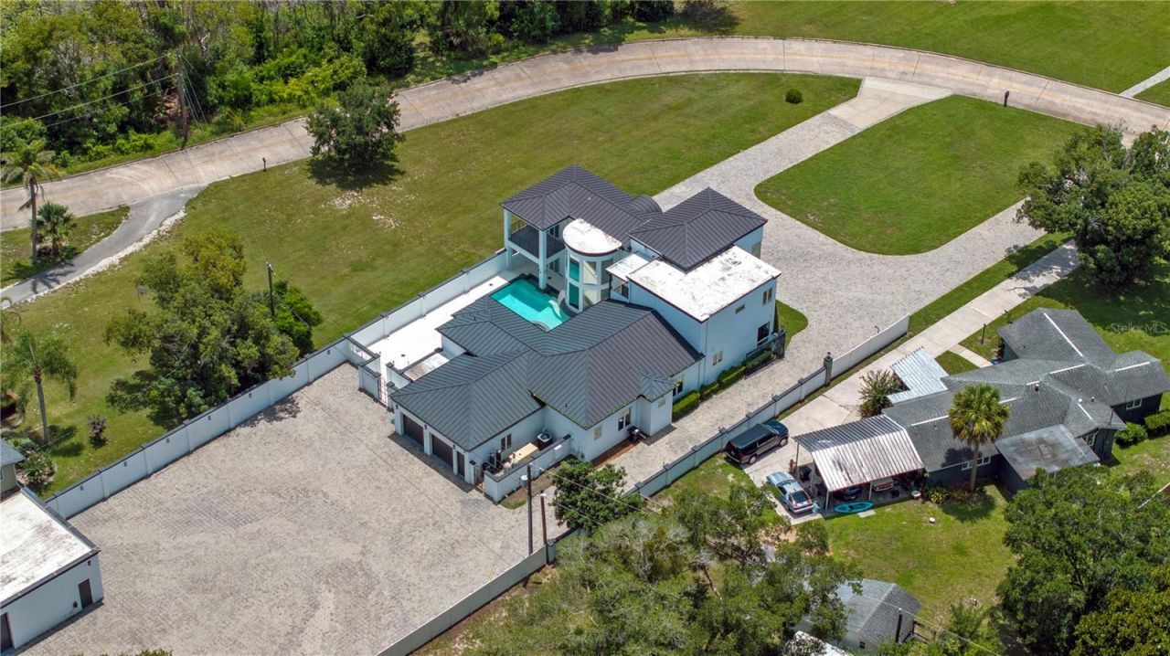 736 Lake Winnemissett Drive, Deland, FL 32724 Photo