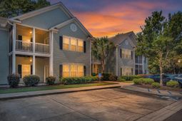 305 Pickering Lane photo 4