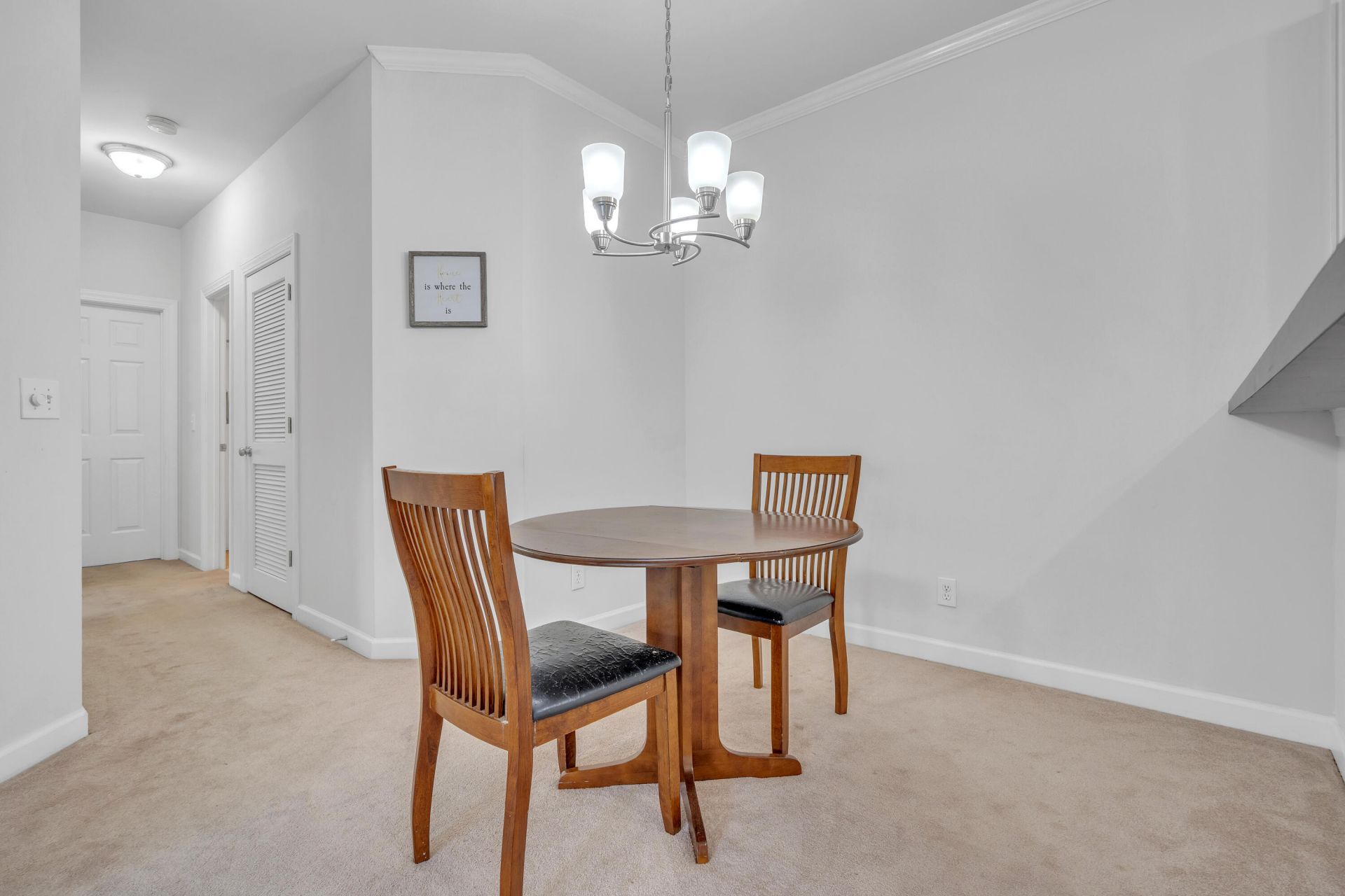 305 Pickering Lane Photo 21