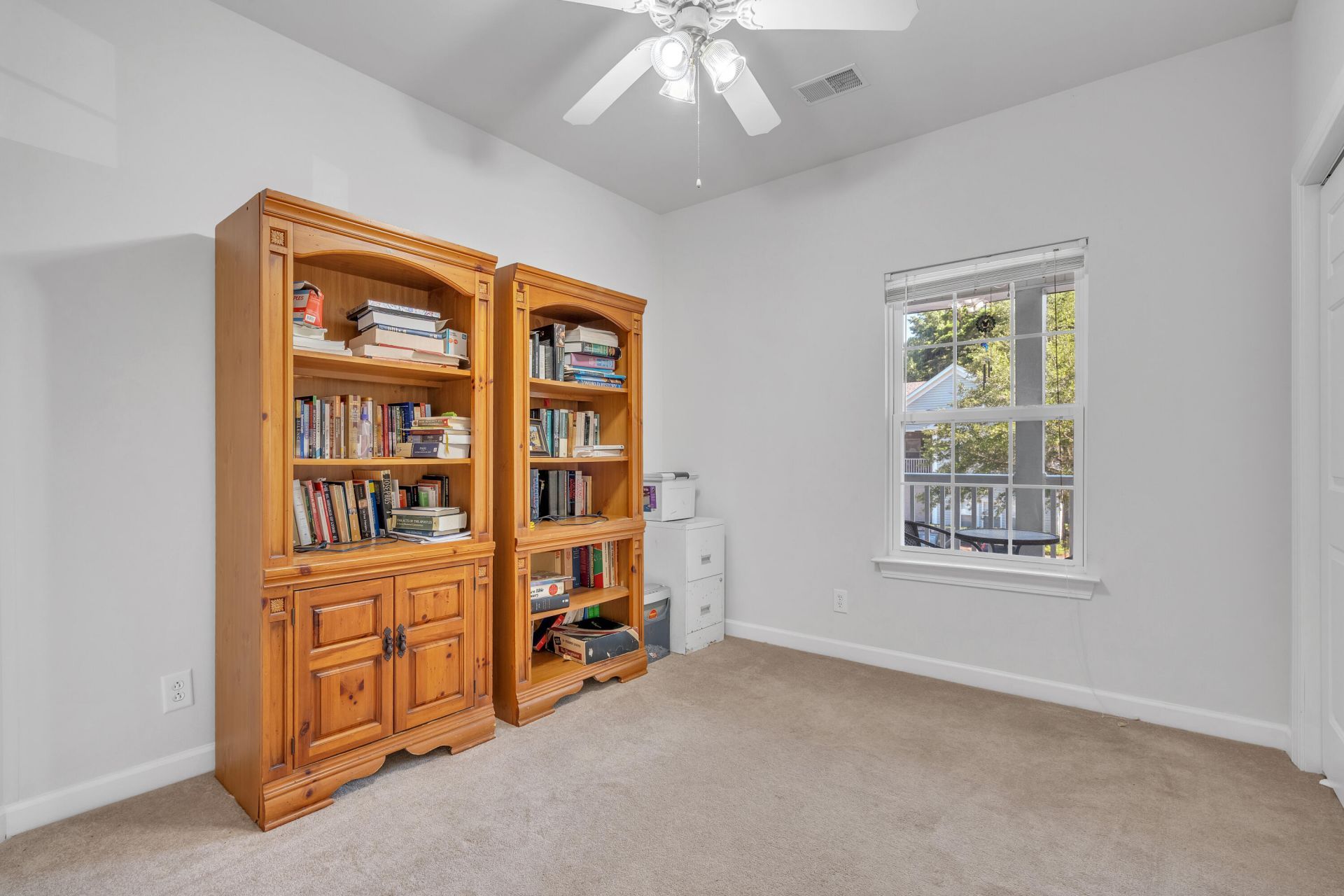 305 Pickering Lane Photo 23