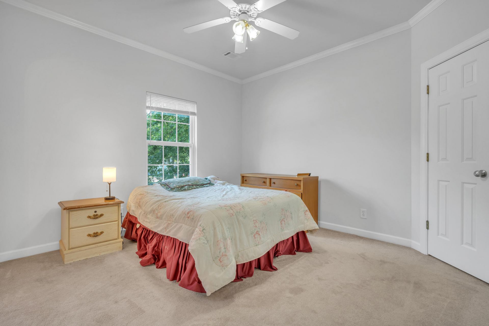 305 Pickering Lane Photo 30