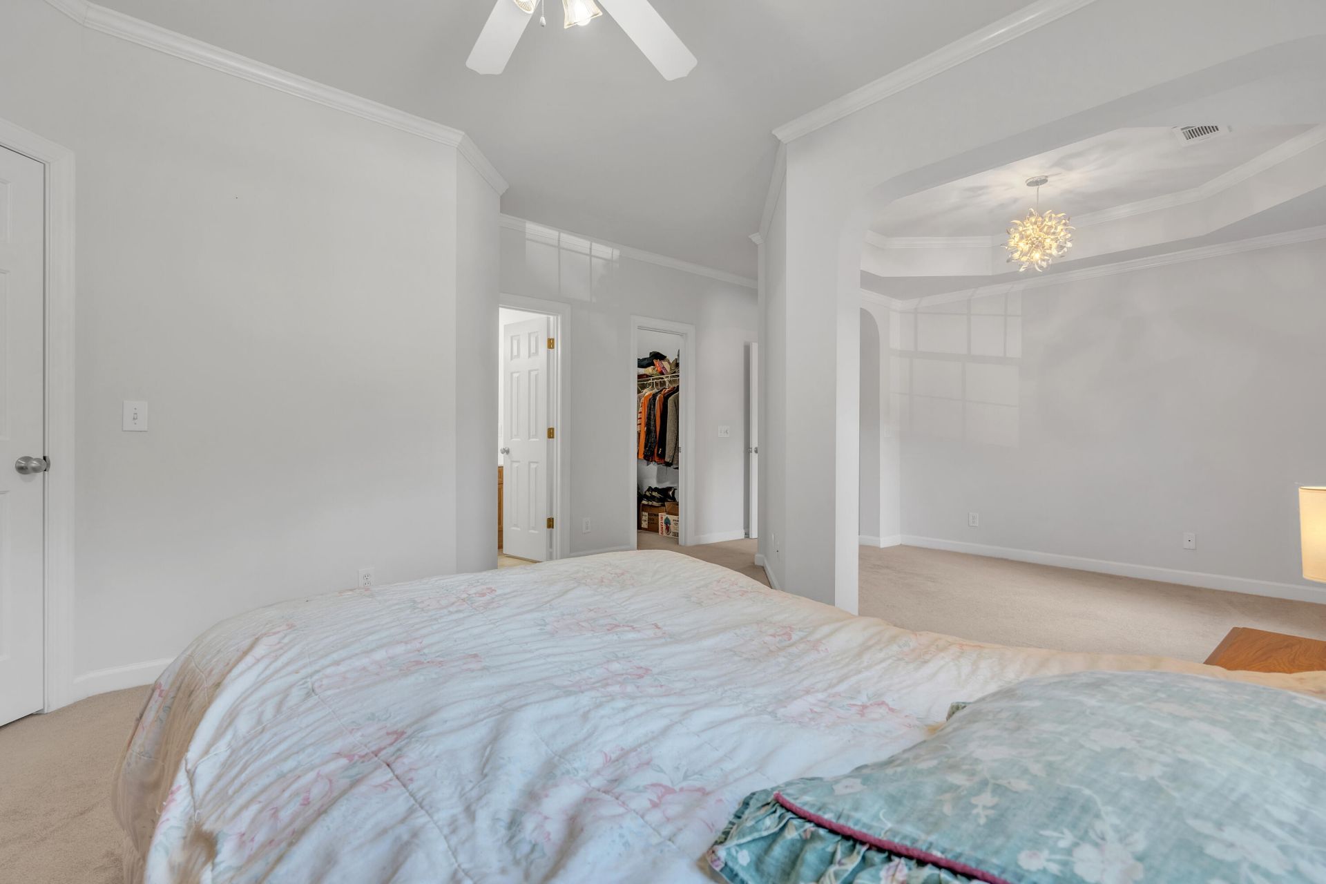 305 Pickering Lane Photo 32