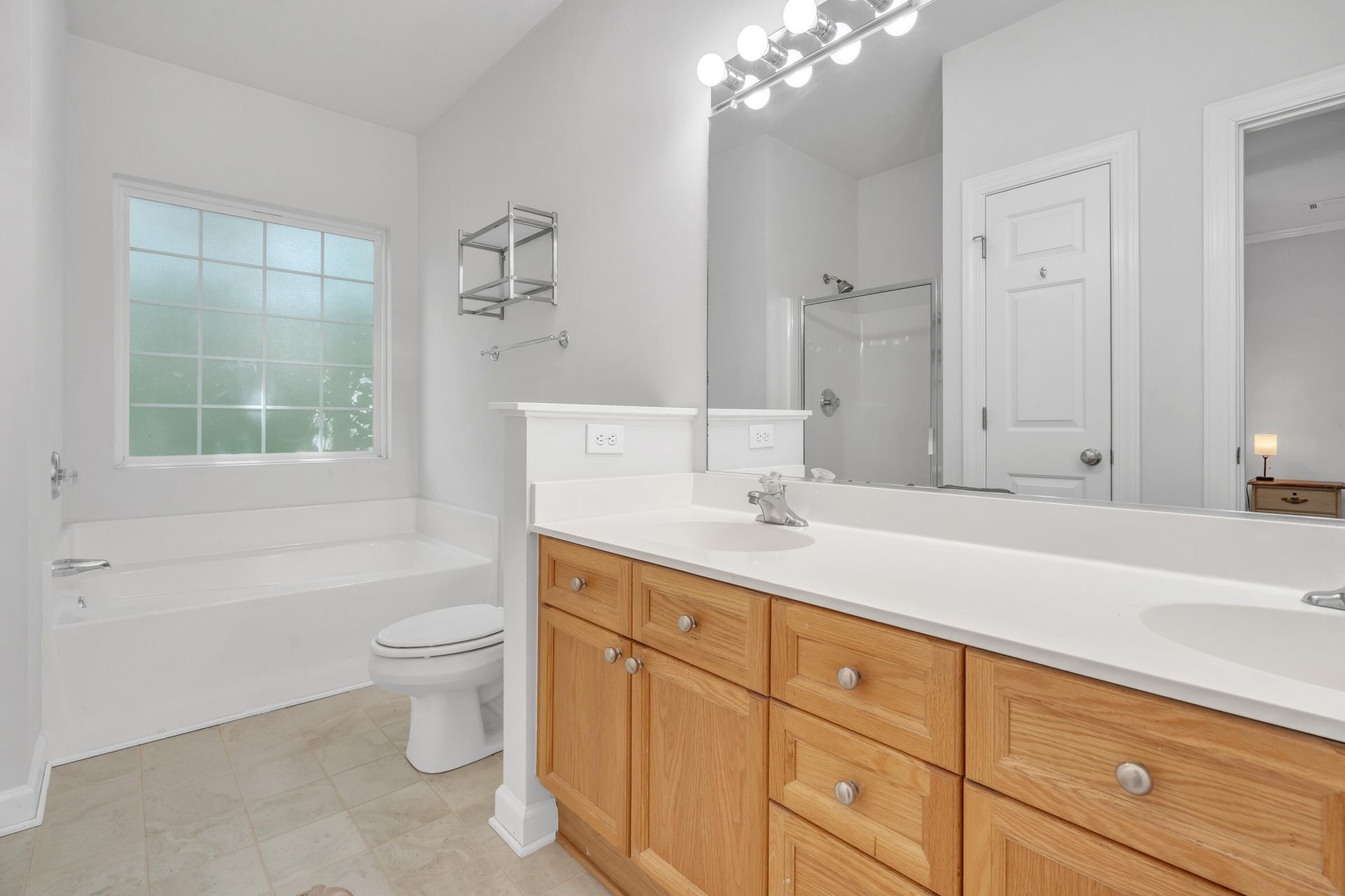 305 Pickering Lane Photo 33