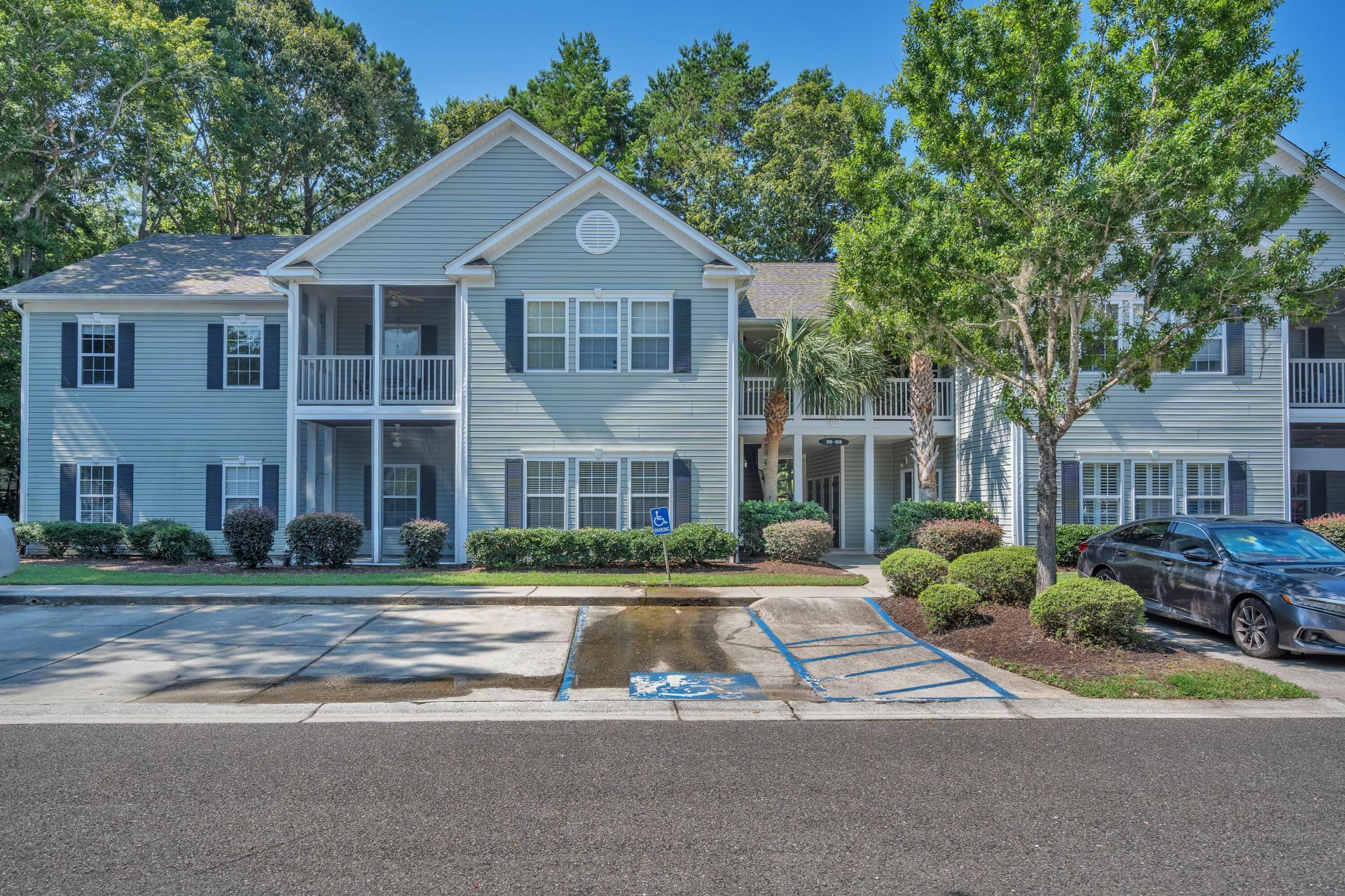 305 Pickering Lane Photo 40