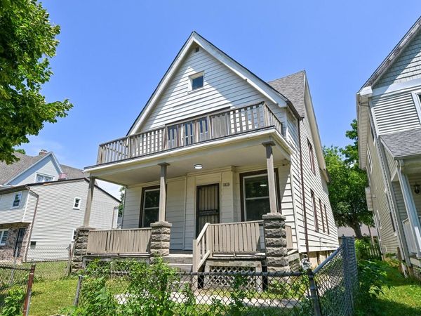 2448 N 28th STREET, Milwaukee, WI 53210