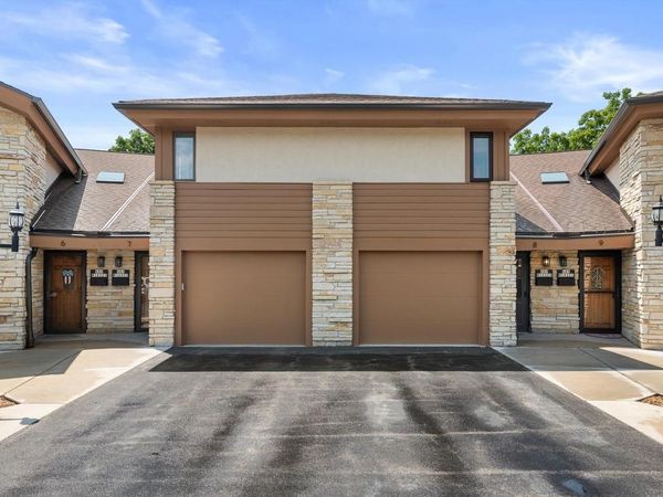 N89W16329 Main STREET, Unit 8, Menomonee Falls, WI 53051
