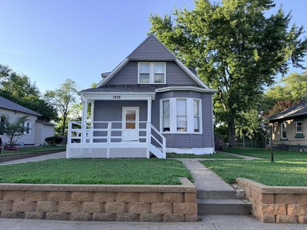 1209 W 6TH ST, Sioux City, IA 51103