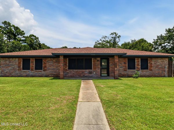 631 Michelle Drive, Biloxi, MS 39532