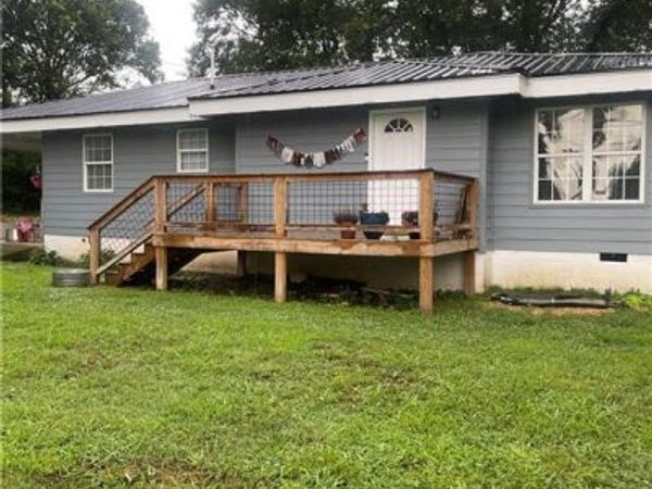 55 W Rocky Street NE, White, GA 30184