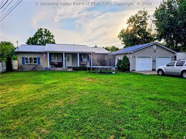 187 Everett Drive, Gallipolis Ferry, WV 25515